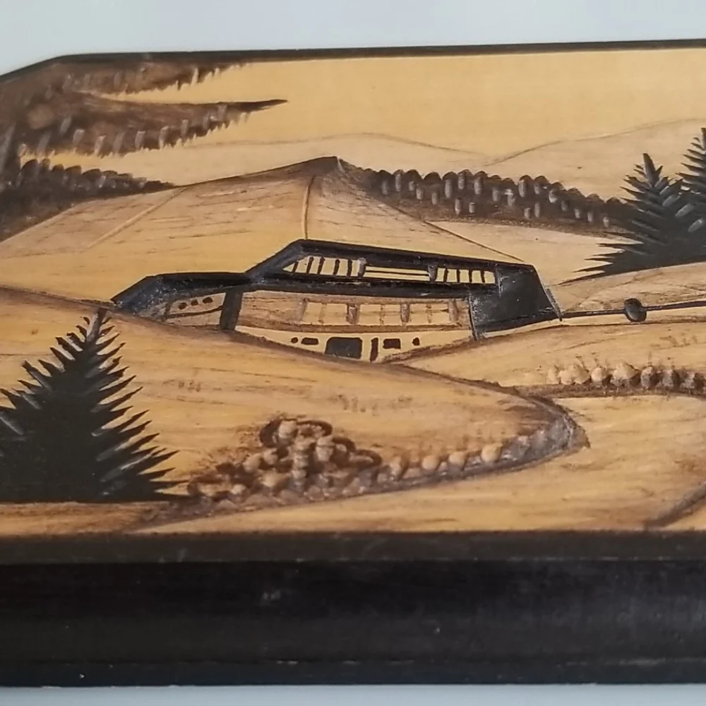 VTG Handcrafted Wood Blackforest House plaque